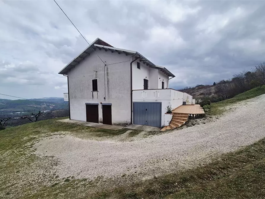 Immagine 3 di Villa in vendita  58 a Castiglione Messer Raimondo