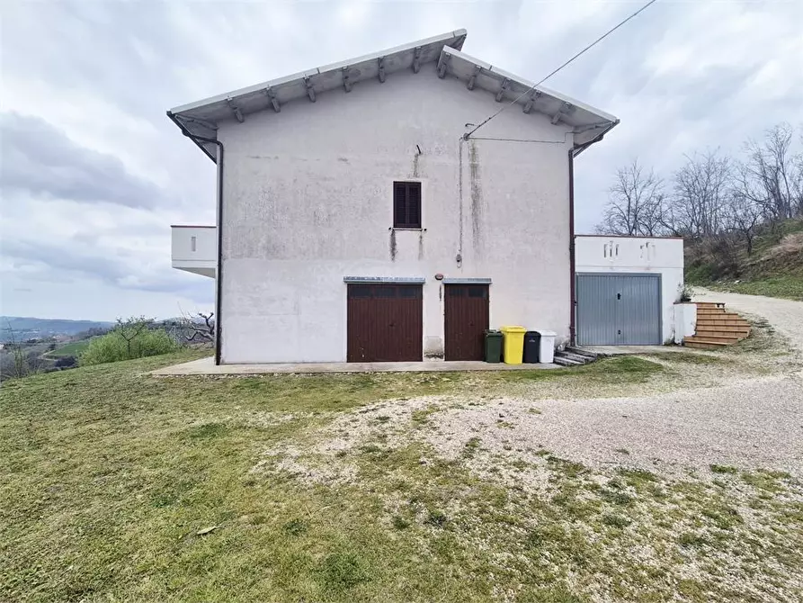 Immagine 7 di Villa in vendita  58 a Castiglione Messer Raimondo