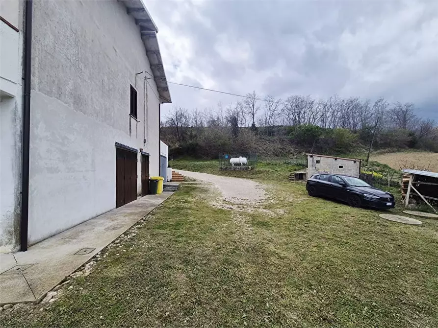 Immagine 8 di Villa in vendita  58 a Castiglione Messer Raimondo