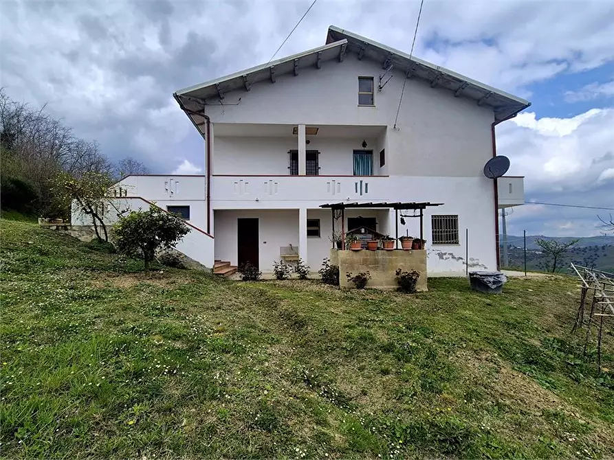 Immagine 2 di Villa in vendita  58 a Castiglione Messer Raimondo