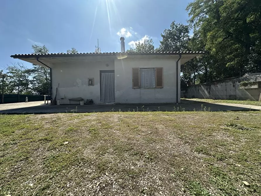 Immagine 1 di Villa in vendita  17 a Campli