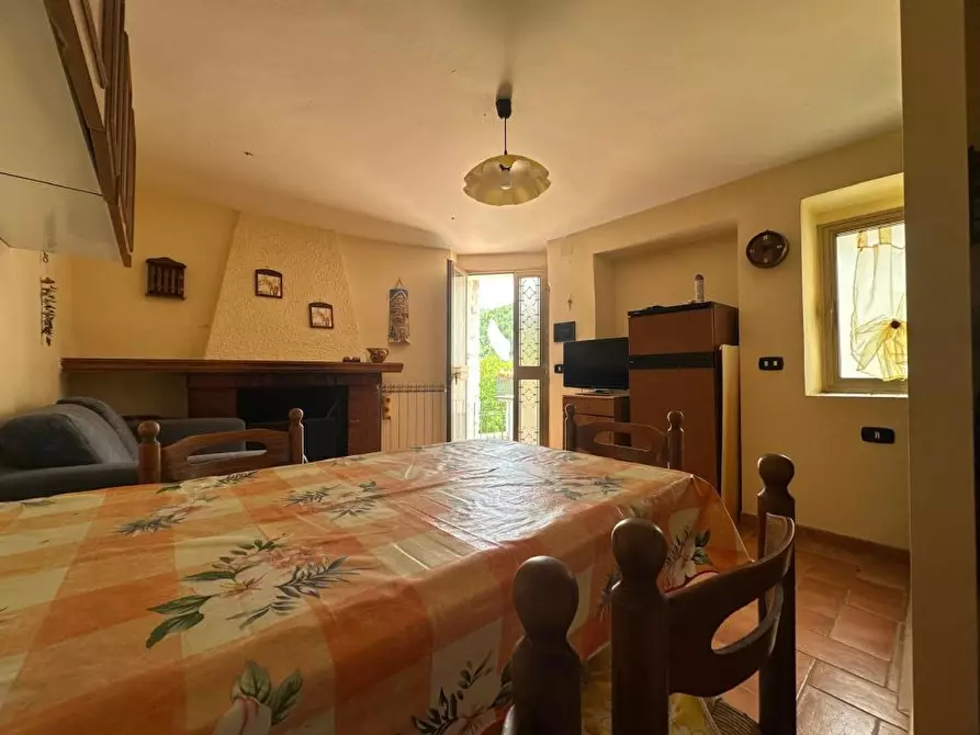 Immagine 6 di Casa semindipendente in vendita  20 a Isola Del Gran Sasso D'italia