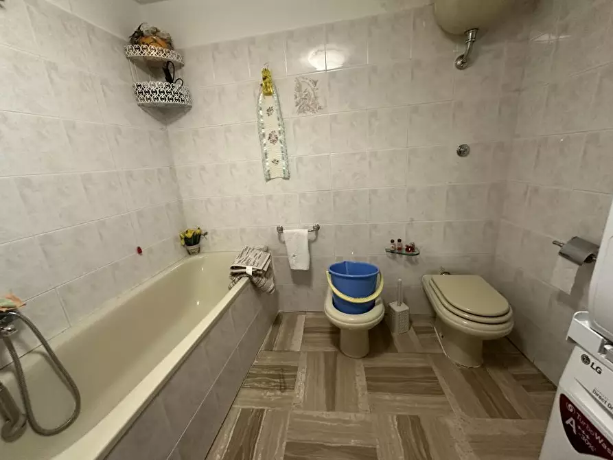 Immagine 8 di Villa in vendita  31 a Teramo