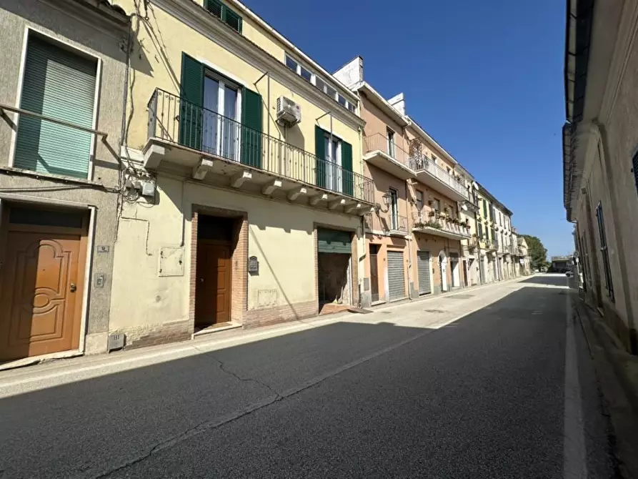 Immagine 1 di Villa in vendita  11/13 a Notaresco