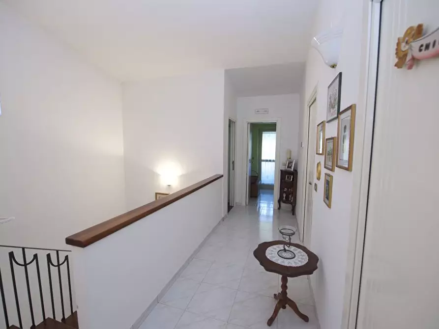 Immagine 9 di Villa in vendita  11/13 a Notaresco