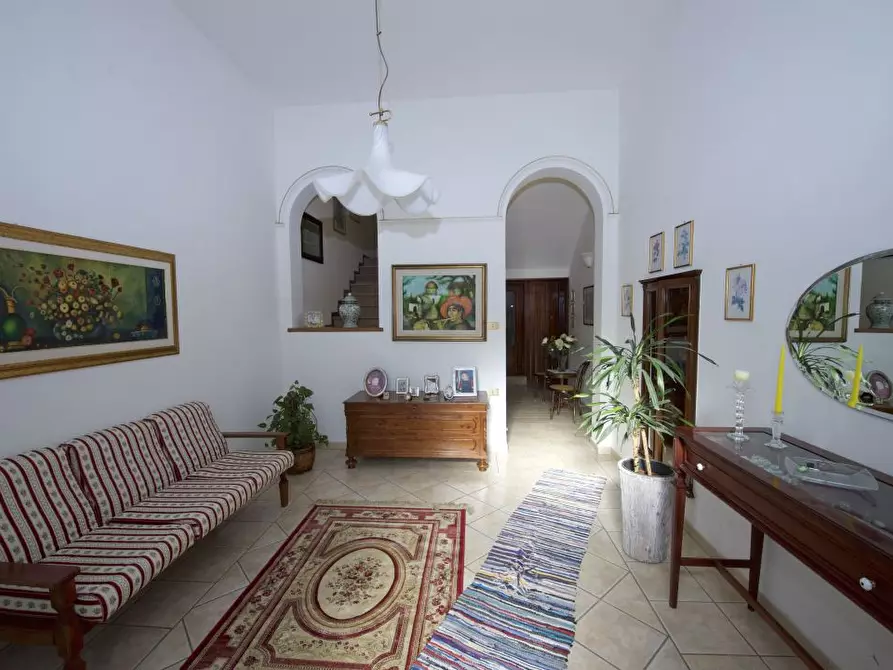 Immagine 3 di Villa in vendita  11/13 a Notaresco