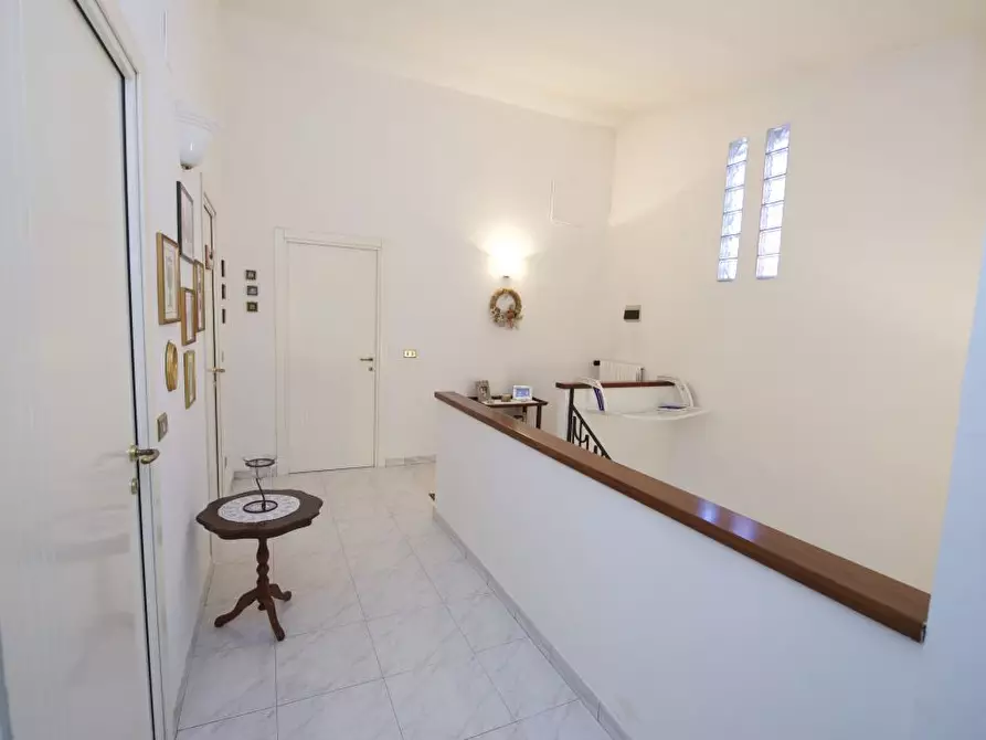 Immagine 4 di Villa in vendita  11/13 a Notaresco