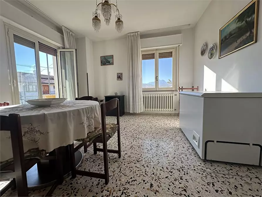 Immagine 10 di Villa in vendita  18 a Teramo