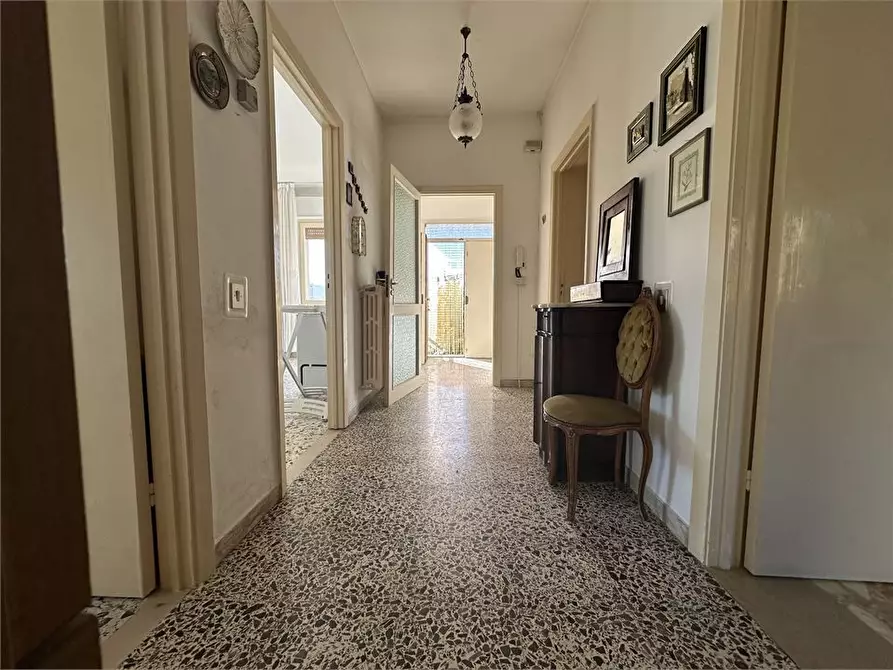 Immagine 8 di Villa in vendita  18 a Teramo