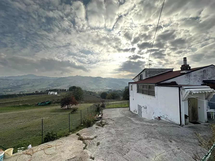Immagine 4 di Villa in vendita  snc a Canzano