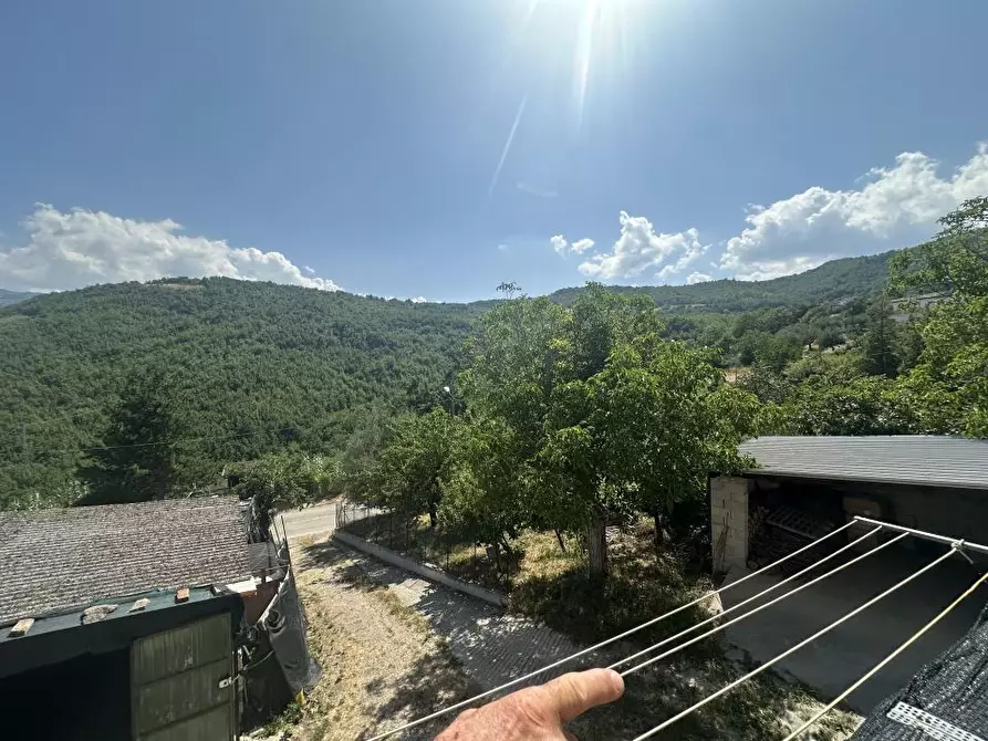Immagine 10 di Villa in vendita  a Montorio Al Vomano