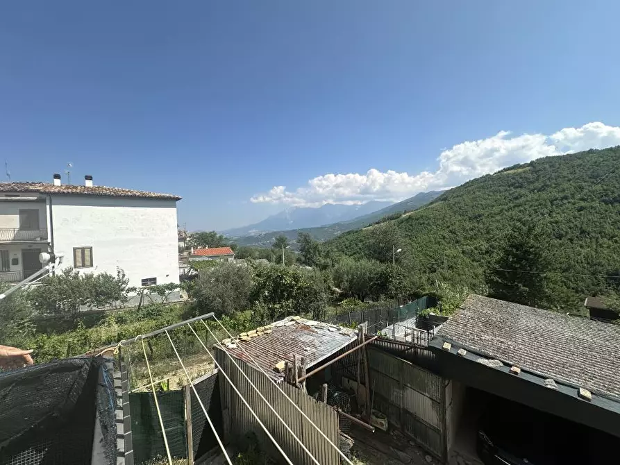 Immagine 7 di Villa in vendita  a Montorio Al Vomano