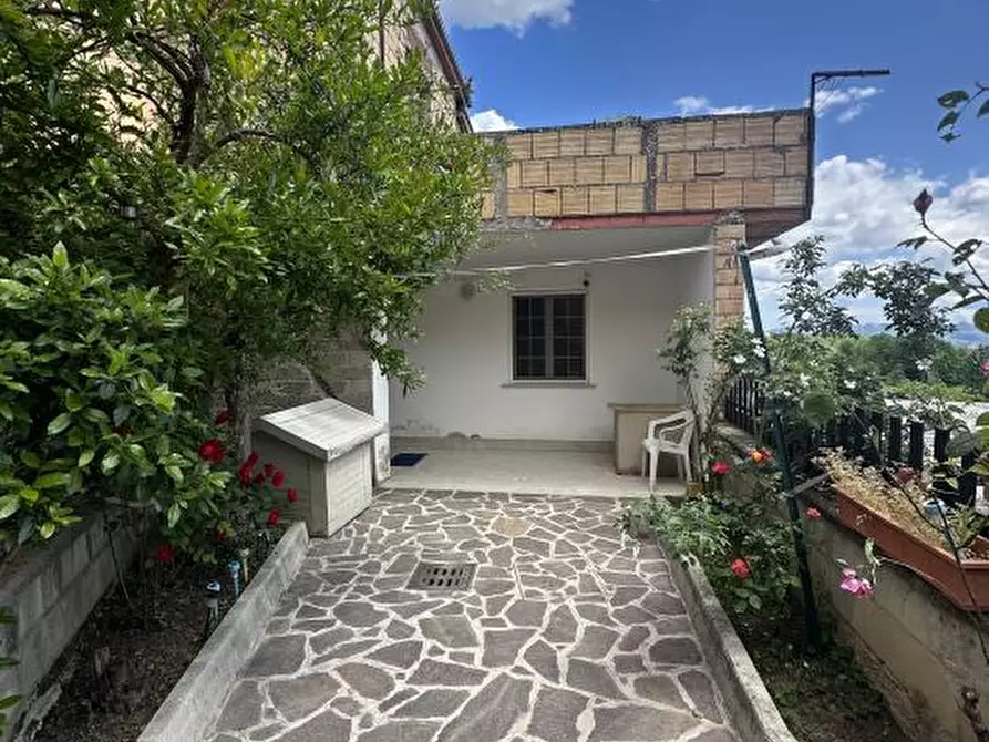 Immagine 6 di Villa in vendita  snc a Tossicia