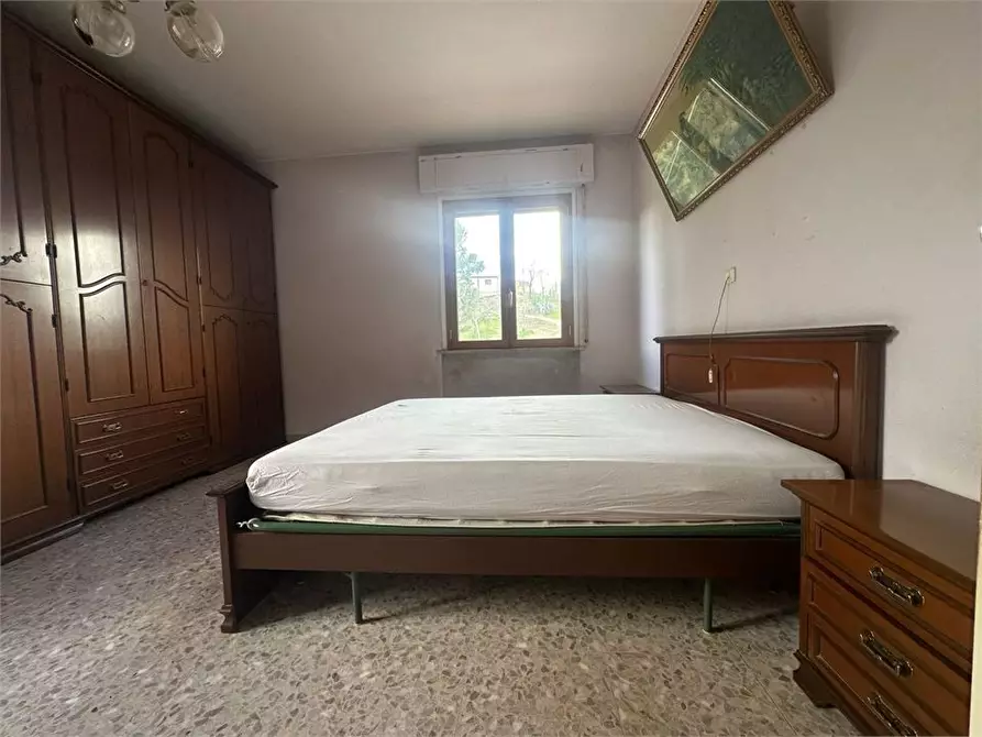 Immagine 10 di Villa in vendita  17 a Basciano