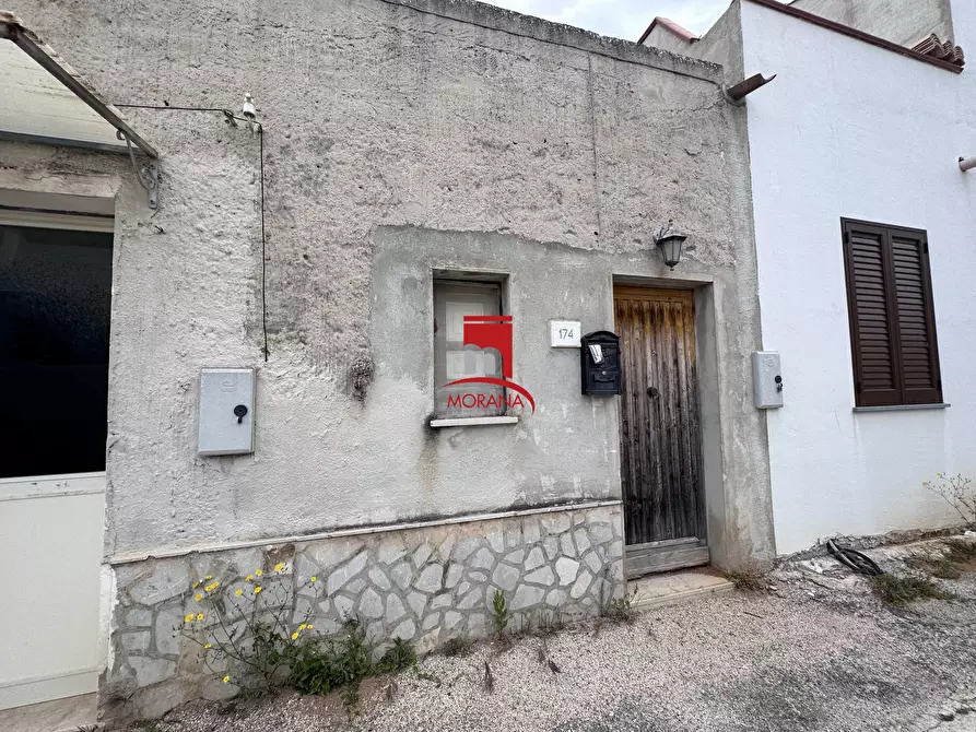 Immagine 1 di Casa indipendente in vendita  a Trapani