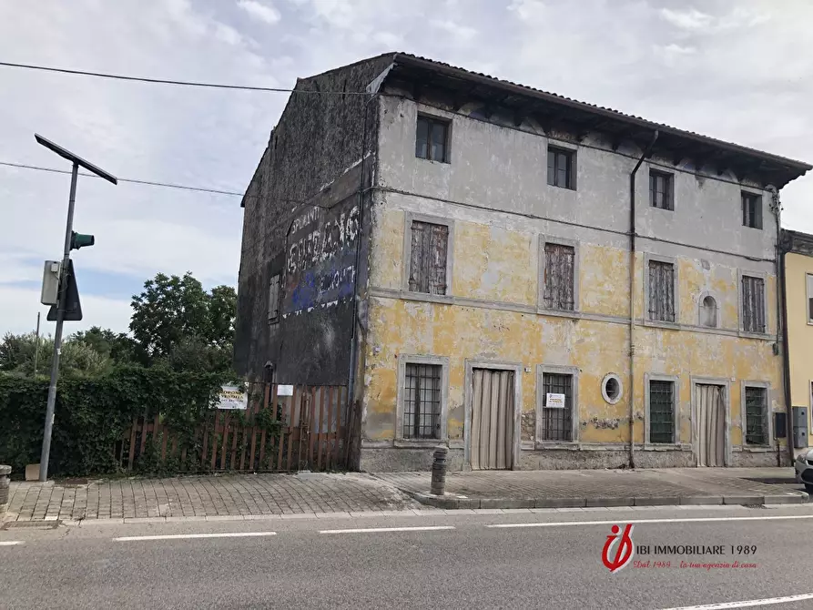 Immagine 5 di Villa in vendita  a Villafranca Di Verona