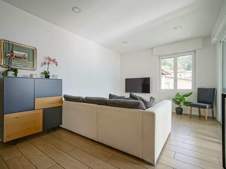 Immagine 5 di Casa indipendente in vendita  11/A a Mandello Del Lario