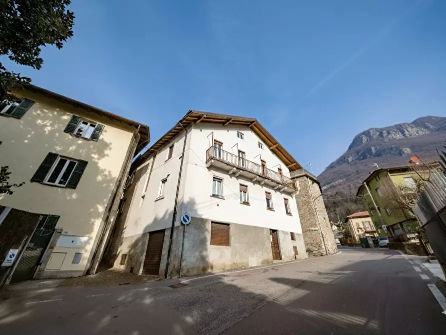 Immagine 1 di Casa indipendente in vendita  1 a Mandello Del Lario