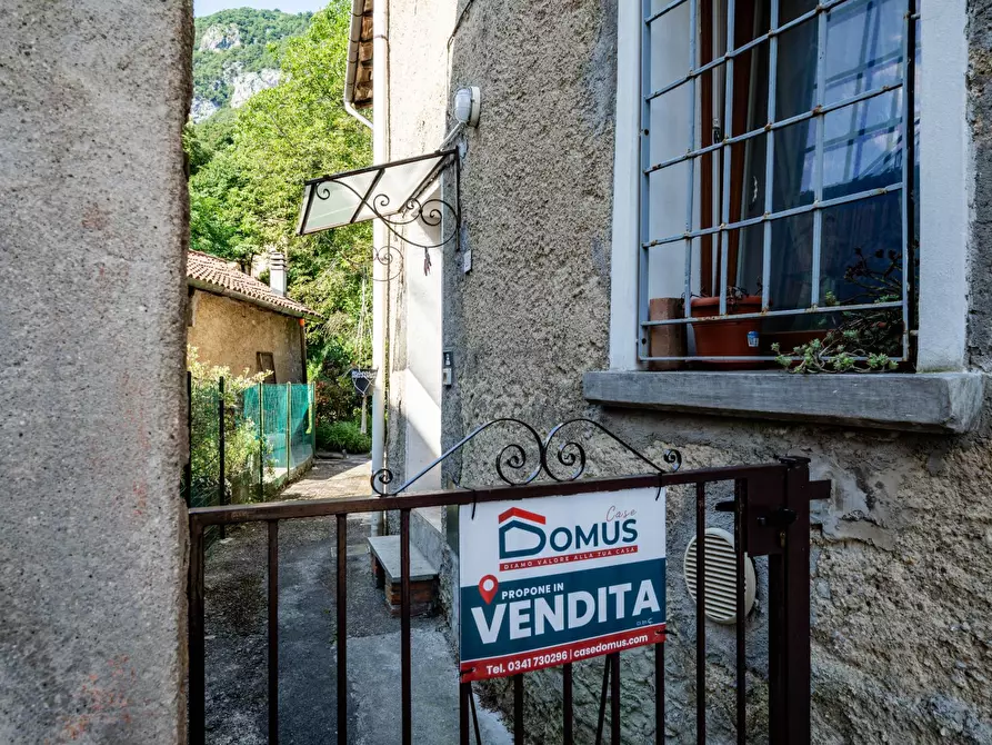 Immagine 3 di Casa indipendente in vendita  23 a Lierna