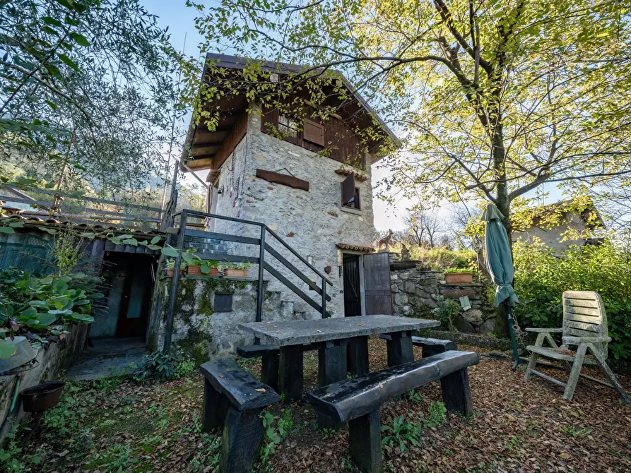 Immagine 1 di Casa indipendente in vendita  a Lierna