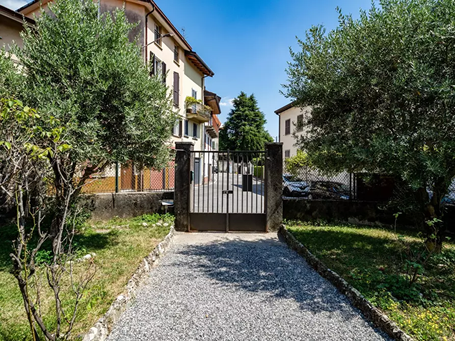 Immagine 9 di Casa indipendente in vendita  2 a Mandello Del Lario
