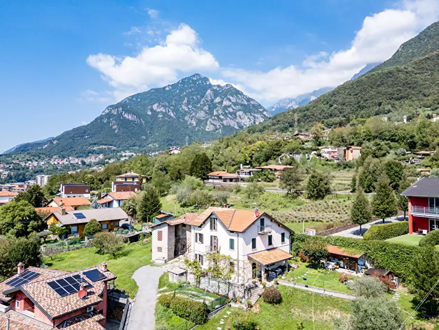 Immagine 1 di Casa indipendente in vendita  6 a Mandello Del Lario