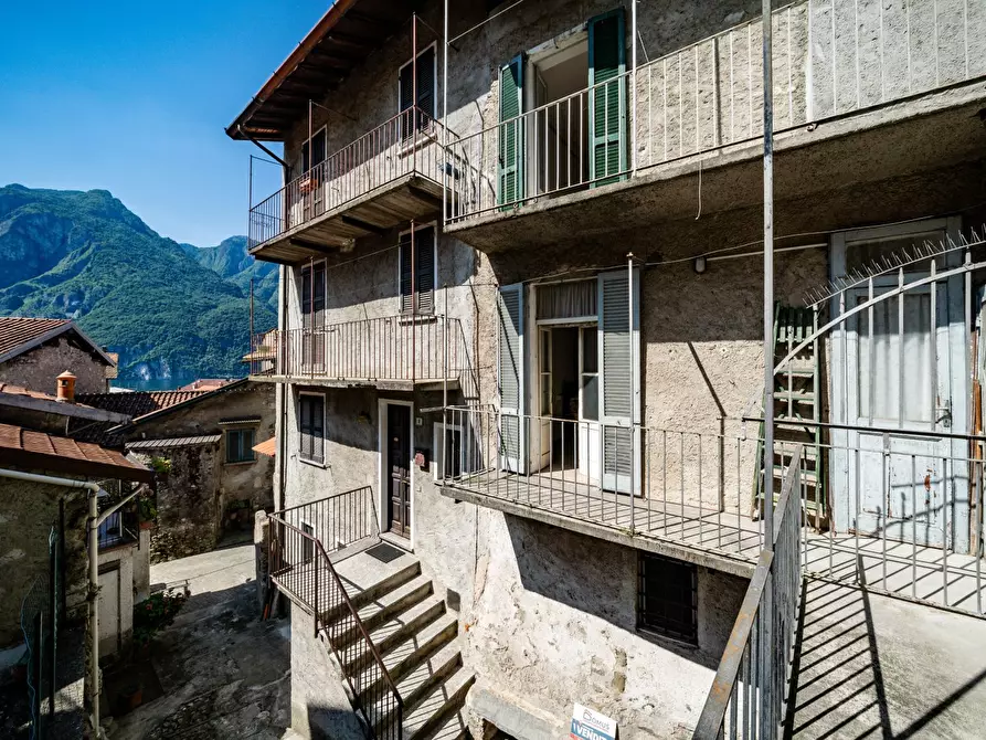 Immagine 5 di Casa indipendente in vendita  5 a Abbadia Lariana