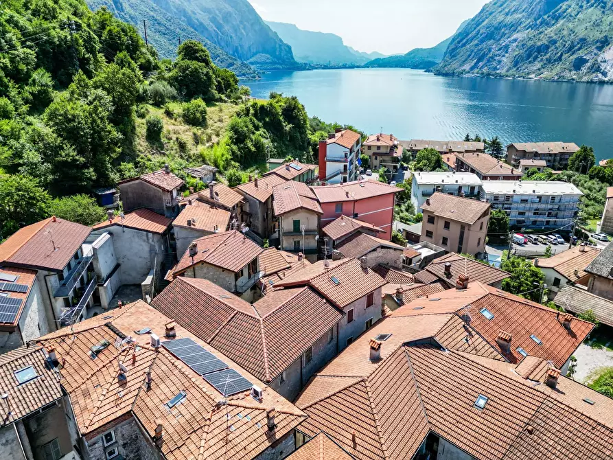 Immagine 2 di Casa indipendente in vendita  5 a Abbadia Lariana