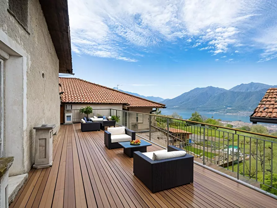 Immagine 5 di Casa indipendente in vendita  a Mandello Del Lario