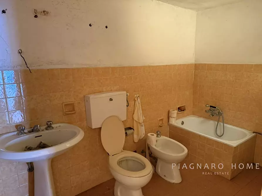 Immagine 3 di Rustico / casale in vendita  a Tresana