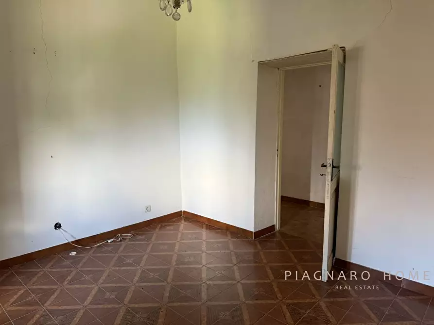 Immagine 8 di Rustico / casale in vendita  a Tresana