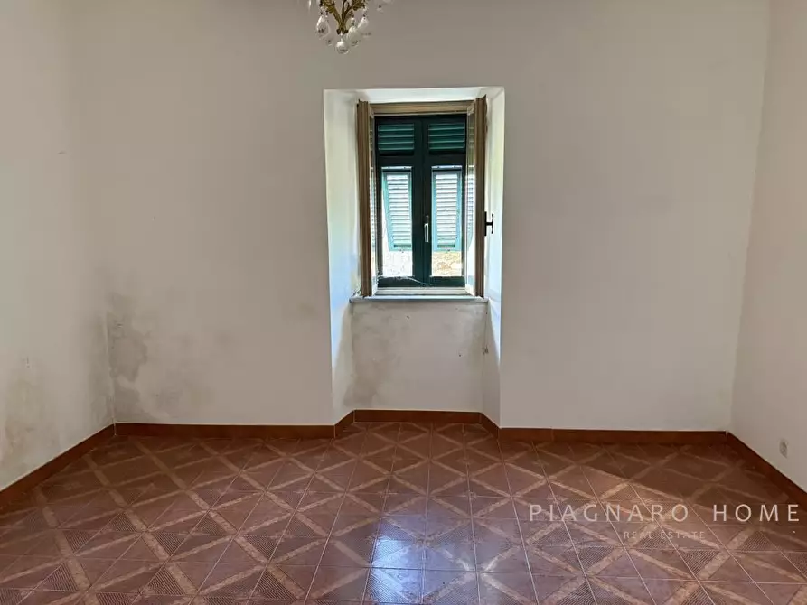 Immagine 7 di Rustico / casale in vendita  a Tresana