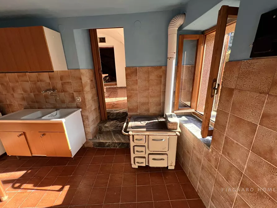 Immagine 8 di Rustico / casale in vendita  a Pontremoli