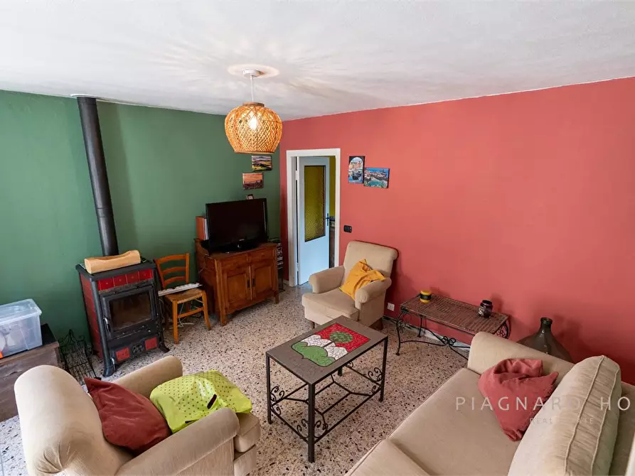 Immagine 6 di Rustico / casale in vendita  a Zeri