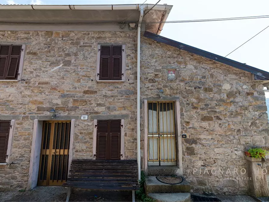 Immagine 1 di Rustico / casale in vendita  a Zeri