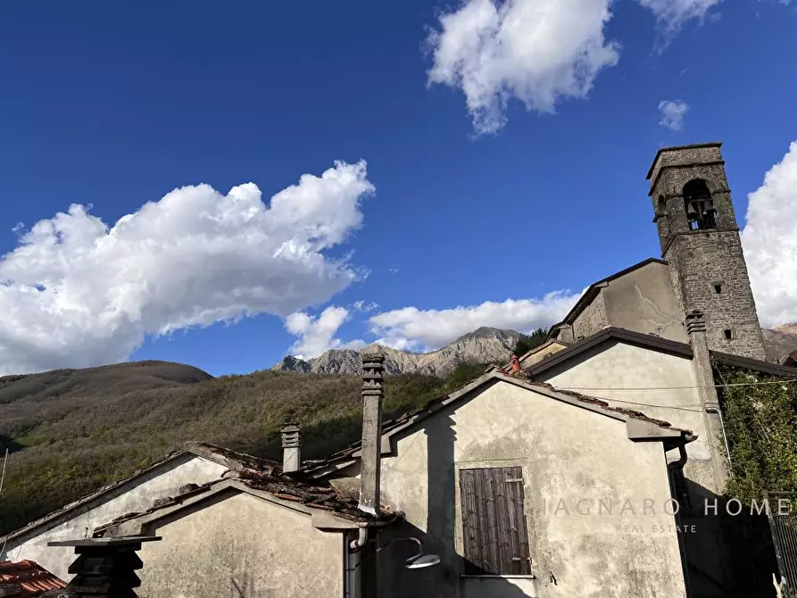 Immagine 2 di Rustico / casale in vendita  a Filattiera