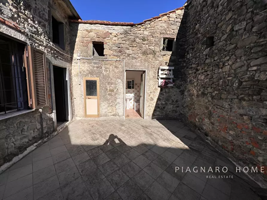 Immagine 10 di Rustico / casale in vendita  59 a Filattiera