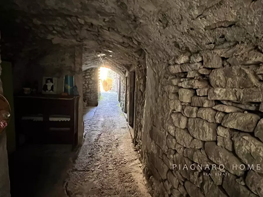 Immagine 8 di Rustico / casale in vendita  59 a Filattiera