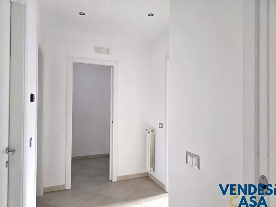 Immagine 9 di Appartamento in vendita  9 a Adelfia