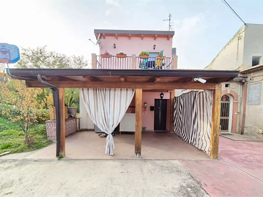 Immagine 1 di Casa semindipendente in vendita  3 a Giuliano Teatino