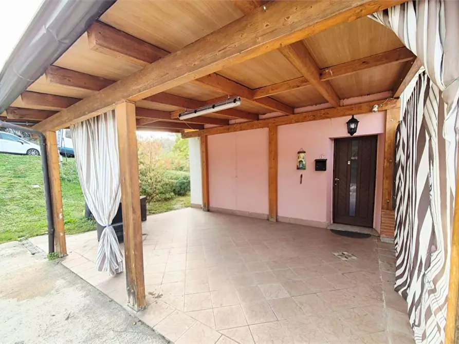 Immagine 2 di Casa semindipendente in vendita  3 a Giuliano Teatino