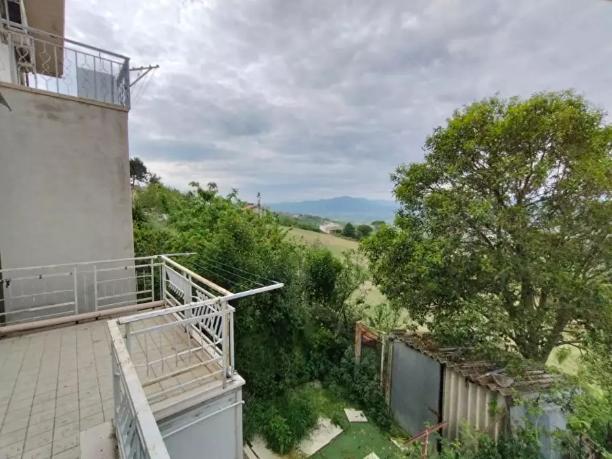 Immagine 10 di Casa semindipendente in vendita  a Castel Frentano