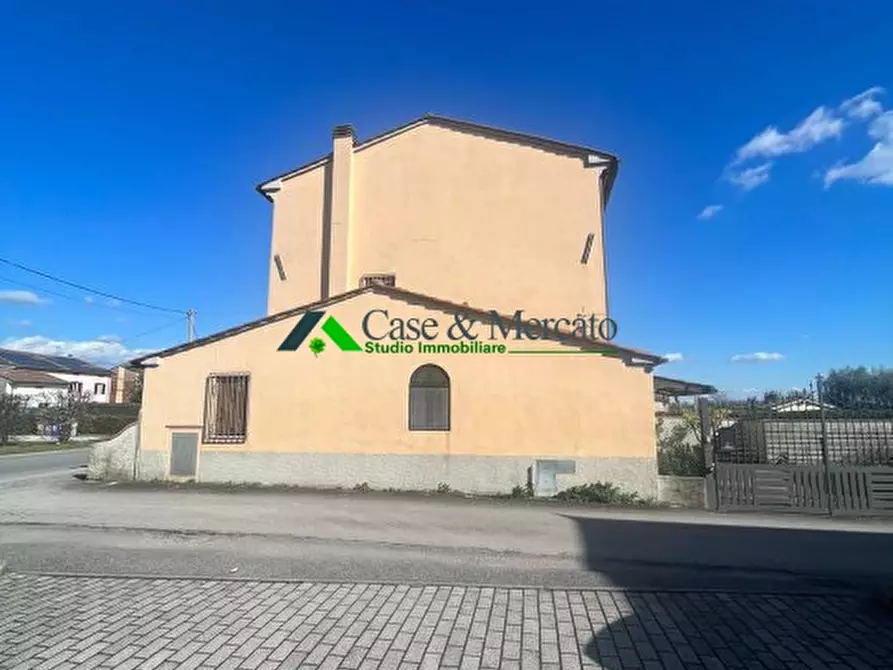 Immagine 2 di Casa semindipendente in vendita  a Capannori