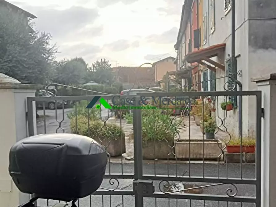 Immagine 2 di Casa semindipendente in vendita  a Lucca