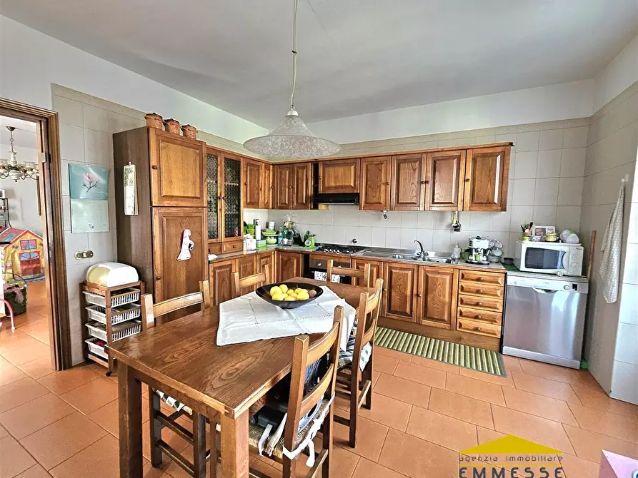 Immagine 8 di Appartamento in vendita  a Massa