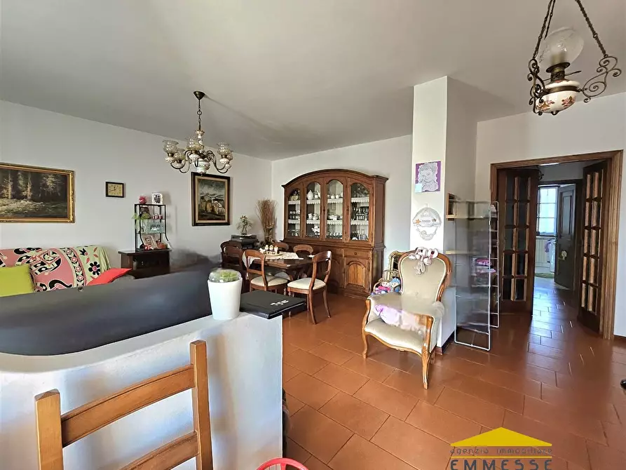 Immagine 4 di Appartamento in vendita  a Massa