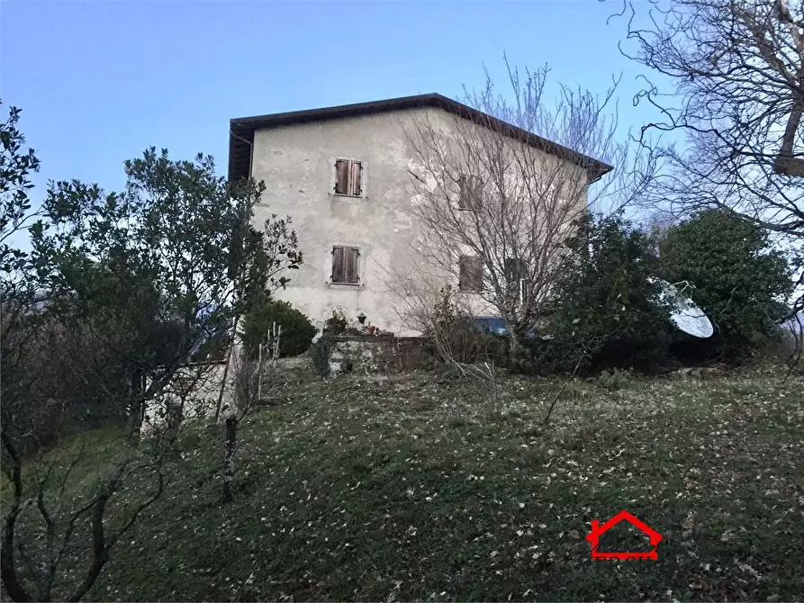 Immagine 1 di Casa semindipendente in vendita  a Fivizzano