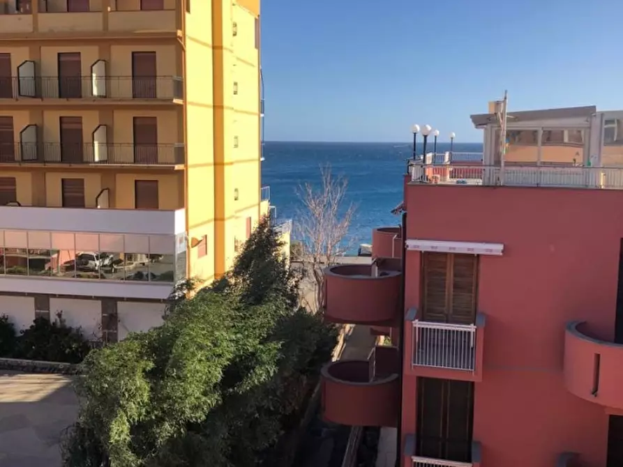 Immagine 2 di Casa semindipendente in vendita  89 a Sant'alessio Siculo