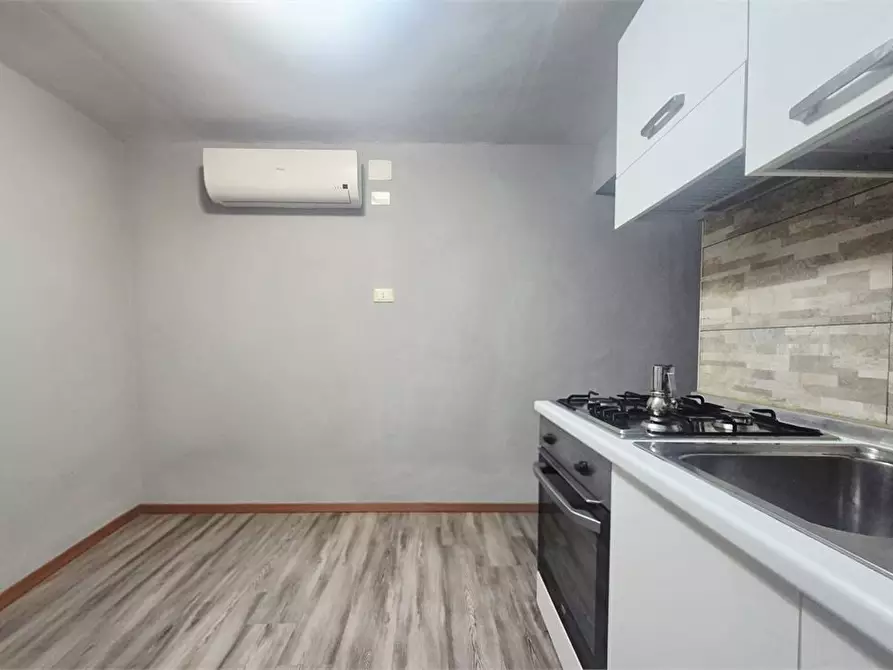 Immagine 10 di Casa semindipendente in vendita  a Lettomanoppello