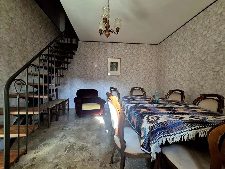 Immagine 1 di Casa semindipendente in vendita  a Farindola